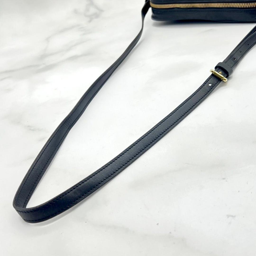 ルイヴィトン エピ トロカデロ24 ブラック ショルダーバッグ ゴールド金具 黒