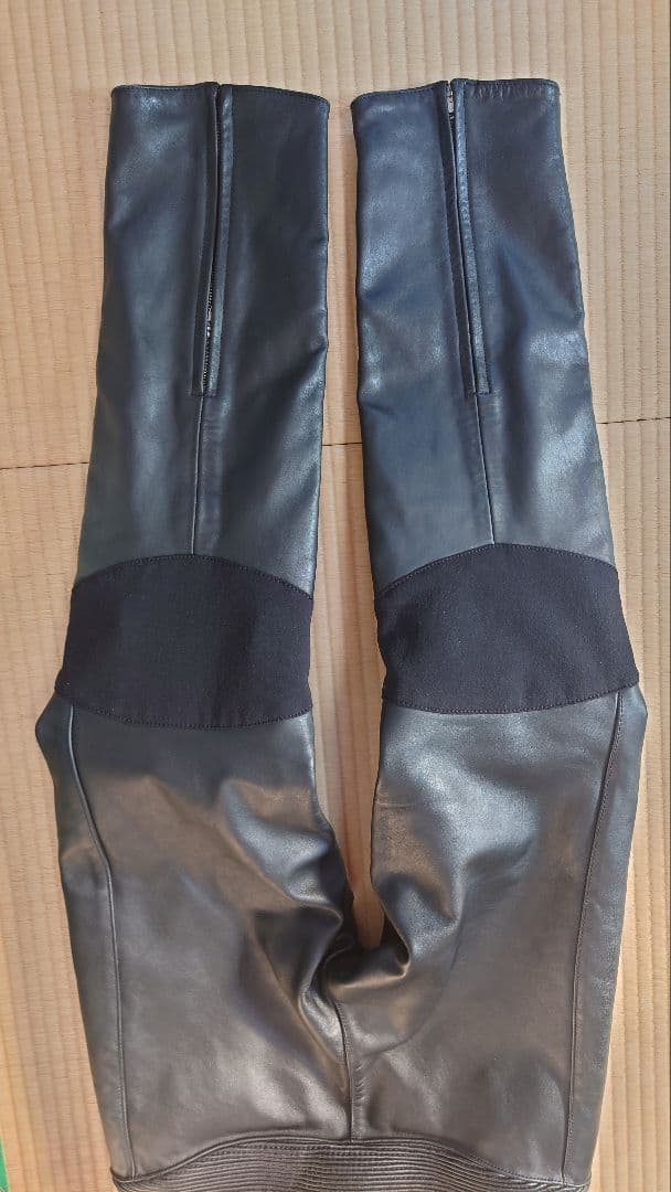 クシタニ レザーパンツ ブラック